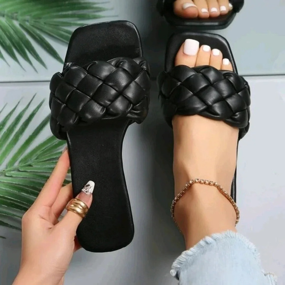 Women Braided Design Single Band Open Toe Slide Sandals, Vacation Black Solid Mi - Picture 1 of 8